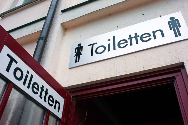 Vielerorts fehlen gut ausgeschilderte, ffentliche Toiletten.  | Foto: Jens Bttner (dpa)