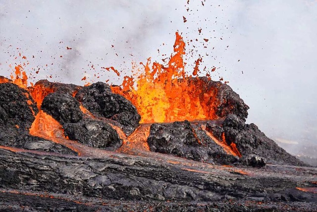 Ein Vulkanausbruch auf Island  | Foto: Marco Di Marco (dpa)