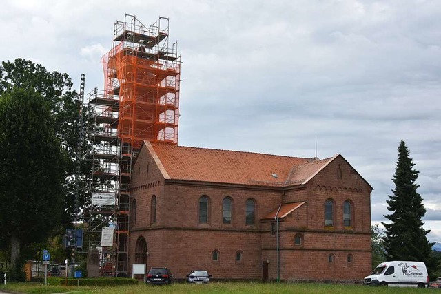 Die Sanierung des Kirchturmdachs in Mu...d das mit einem Gottesdienst gefeiert.  | Foto: Benedikt Sommer