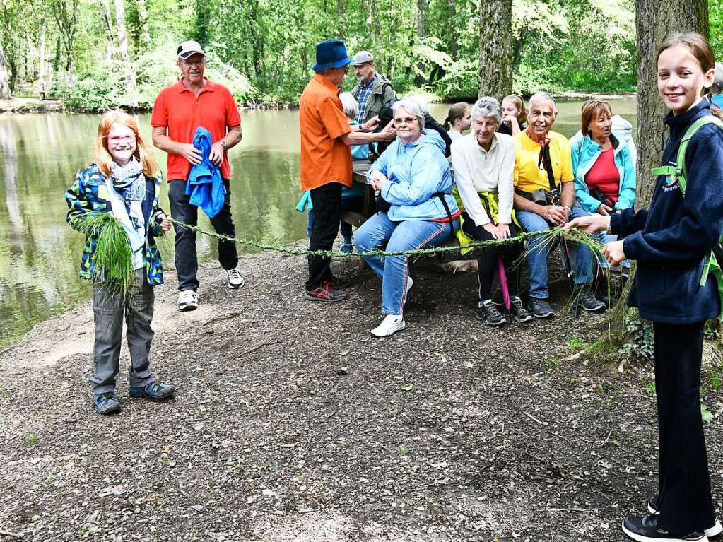 Fit im Wald: Gesundheitswanderfhrer Kurt Armbruster zeigte, wie es geht.