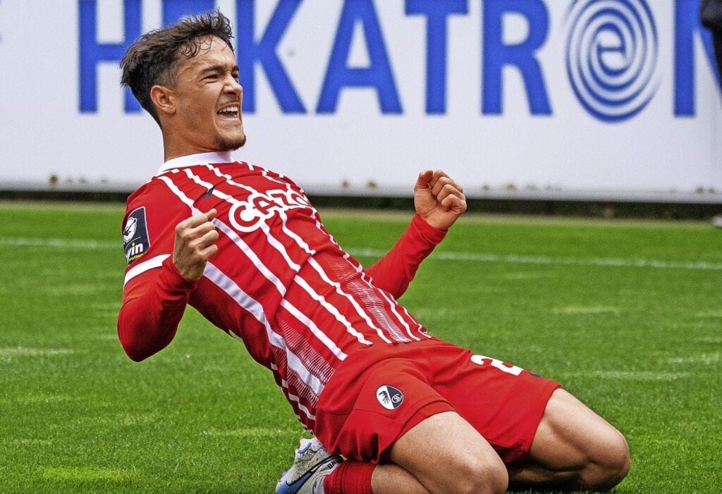 Er ist eines der vielversprechenden Talente der U23 des SC Freiburg: Mika Baur   | Foto: IMAGO/Eibner-Pressefoto/Thomas Hess