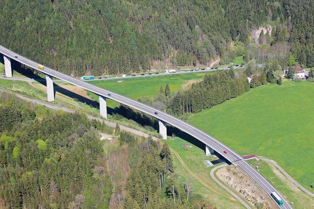 Der Ausbau der Gauchachtalbrcke geht erst einmal nicht voran.  | Foto: Christa Maier