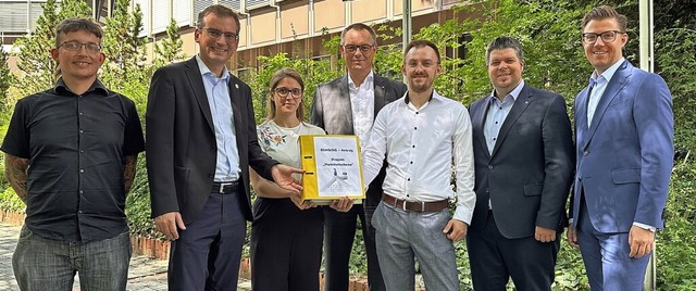 Rckenwind fr Windpark: Andreas Siebe...wald, Andreas Knig und Gregor Bhler.  | Foto: Denise Burkart/Stadt Oberkirch