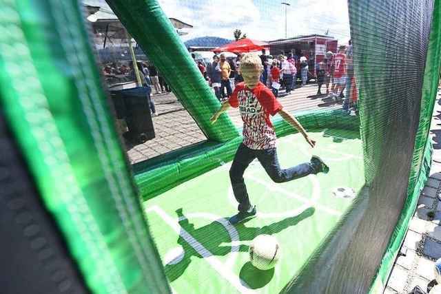 Fotos: Spektakel bei der Saisoner�ffnung des SC Freiburg