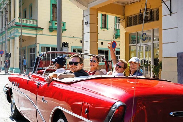 Trip durch Havanna: Sarah Willis mit ihren Kollegen  | Foto: MONIKA RITTERSHAUS