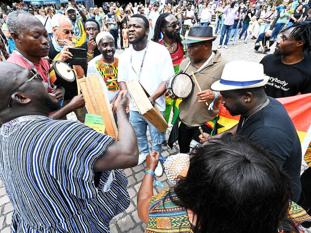 Mehr und mehr zur Begegnung der Weltkulturen entwickelt sich das African Music Festival, das am Wochenende auf dem Emmendinger Schlossplatz zum 23. Mal stattfand