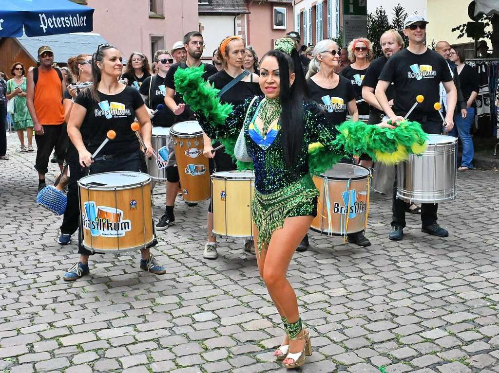 Mehr und mehr zur Begegnung der Weltkulturen entwickelt sich das African Music Festival, das am Wochenende auf dem Emmendinger Schlossplatz zum 23. Mal stattfand