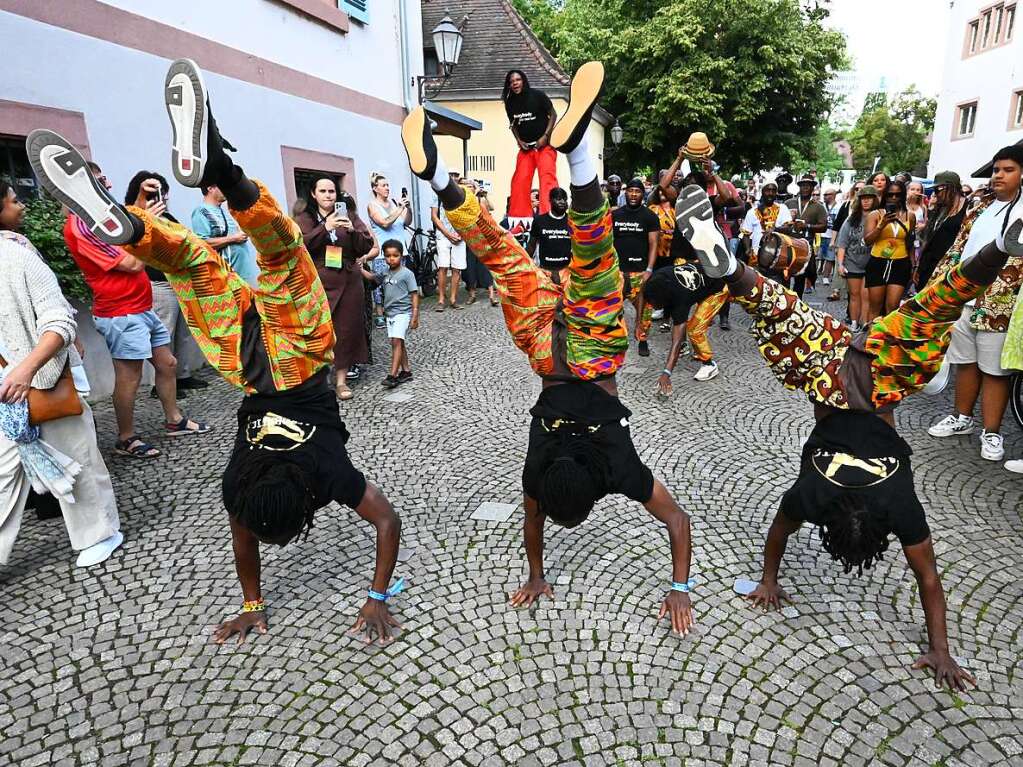 Mehr und mehr zur Begegnung der Weltkulturen entwickelt sich das African Music Festival, das am Wochenende auf dem Emmendinger Schlossplatz zum 23. Mal stattfand