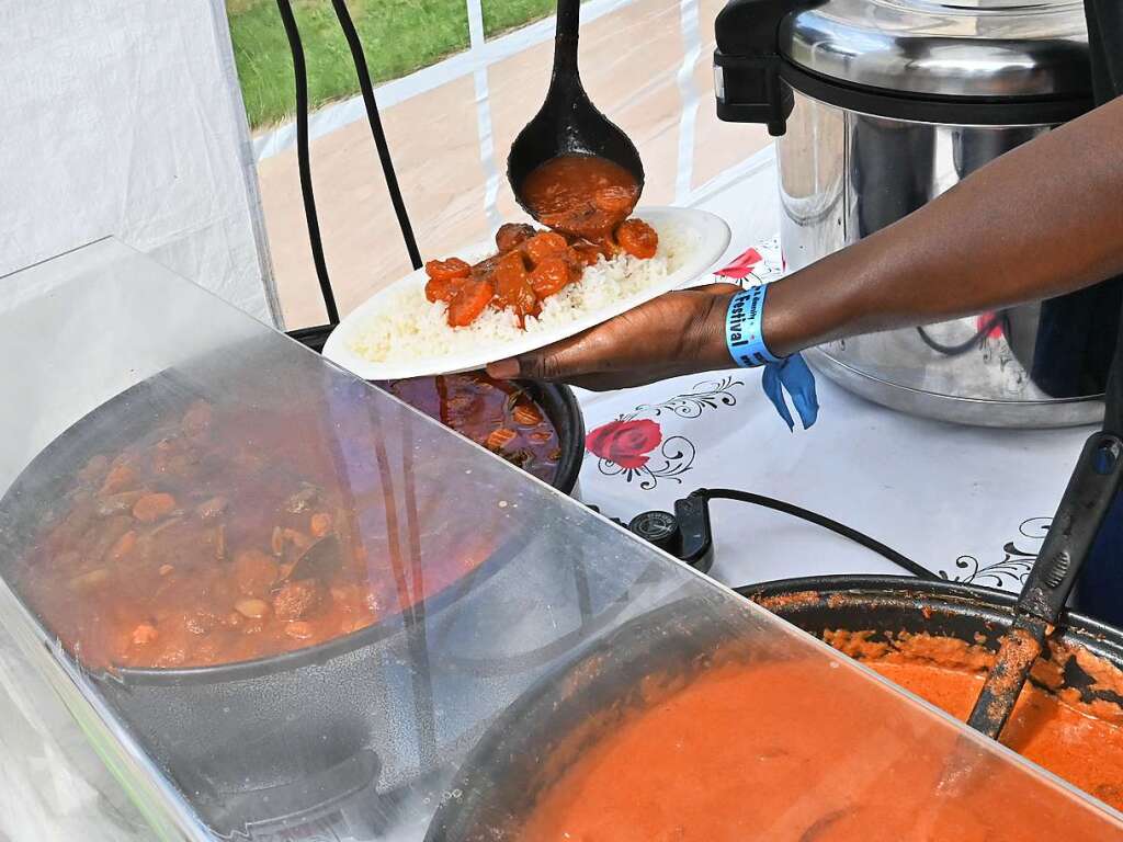 Mehr und mehr zur Begegnung der Weltkulturen entwickelt sich das African Music Festival, das am Wochenende auf dem Emmendinger Schlossplatz zum 23. Mal stattfand