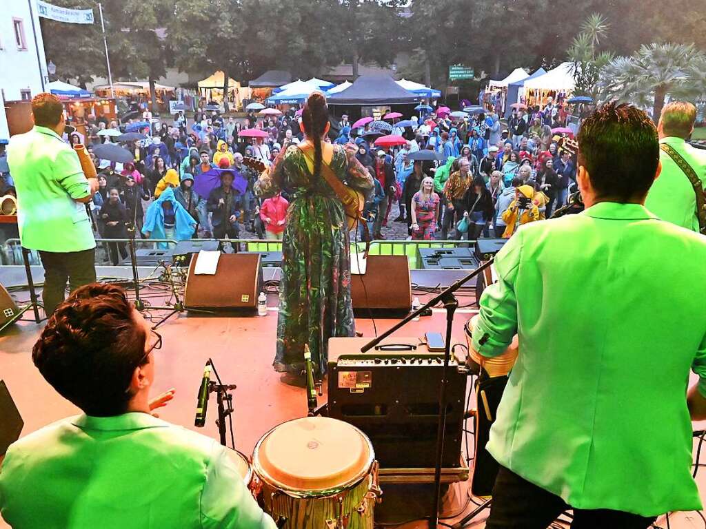 Mehr und mehr zur Begegnung der Weltkulturen entwickelt sich das African Music Festival, das am Wochenende auf dem Emmendinger Schlossplatz zum 23. Mal stattfand