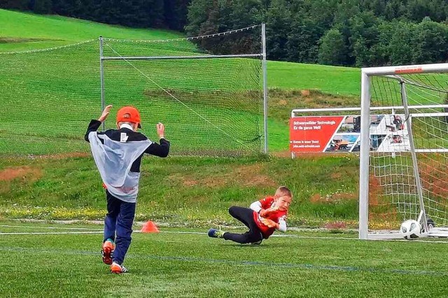 Und drin ist er! Beim Fuballcamp in Bernau wurde aus allen Lagen geschossen.   | Foto: Privat