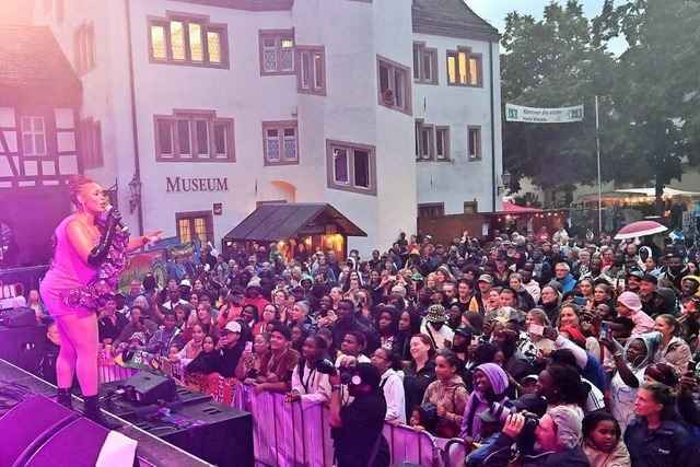 Hei�e Rhythmen, kalte G�sse beim Emmendinger African-Musik-Festival