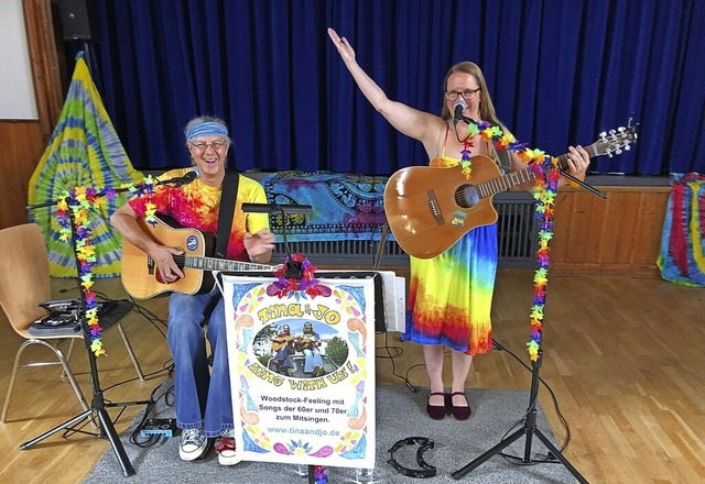 Das Gesangs- und Musikduo Tina &amp; J...Nachmittag mit Liedern zum Mitsingen.   | Foto: Vera Winter