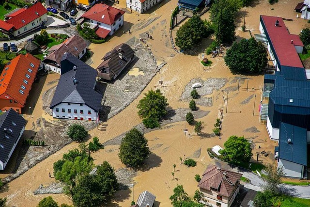 In Slowenien sind viele Gebiete berschwemmt.  | Foto: - (dpa)