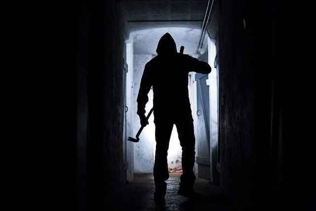 Einbrecher durchsucht Keller in Karsauer Mehrfamilienhaus