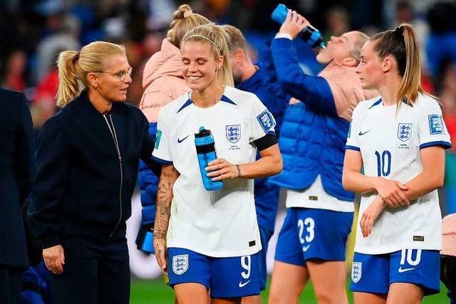 Von anfangs zwlf Nationaltrainerinnen...it England das Viertelfinale erreicht.  | Foto: FRANCK FIFE (AFP)