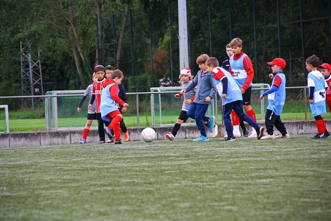 Großen Einsatz zeigten die jungen Fußb...eim offenen inklusiven Fußballturnier.  | Foto: Christiane Franz