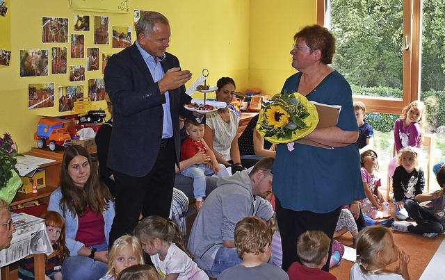 Inmitten &#8222;ihrer&#8220; Kindergar...en Scheidung feierlich Gisela Metzger.  | Foto: Roland Vitt