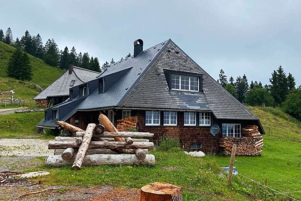 Neue Pächter Der Baldenweger Hütte Fühlen Sich Am Feldberg Sehr Wohl Feldberg Badische Zeitung 