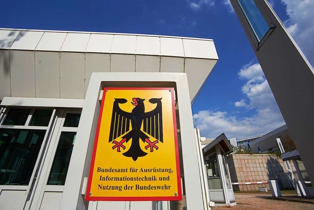 Das Bundesamt fr Ausrstung, Informat...ng der Bundeswehr (BAAINBw) in Koblenz  | Foto: Thomas Frey (dpa)
