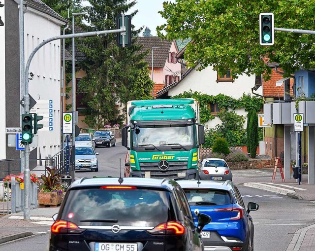 Auf der B415 gibt es viel Verkehr.  | Foto: Endrik Baublies