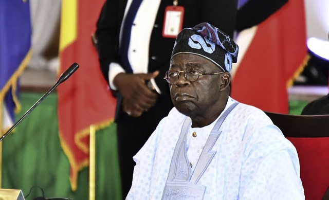 Bola Tinubu, Prsident von Nigeria, bei der Ecowas-Sitzung    | Foto: Gbemiga Olamikan (dpa)