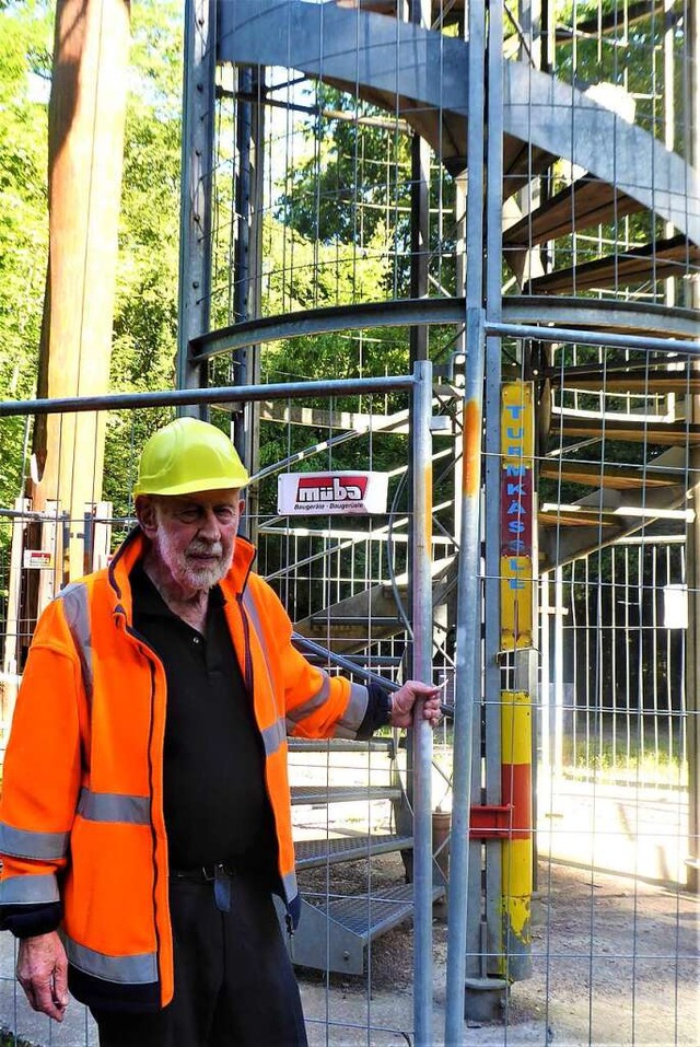 Peter Lenz will den gesperrten Turm wieder ffnen.  | Foto: Sylvia-Karina Jahn