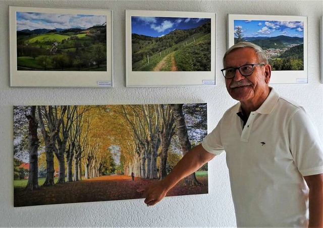 Wolfgang Speer mit seinen Lieblingsbildern  | Foto: Sylvia-Karina Jahn