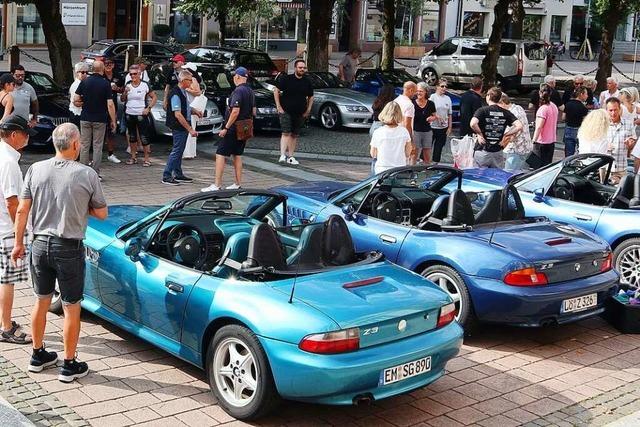 Fans des Bond-Autos BMW Z3 treffen sich in Schopfheim zur Rundfahrt