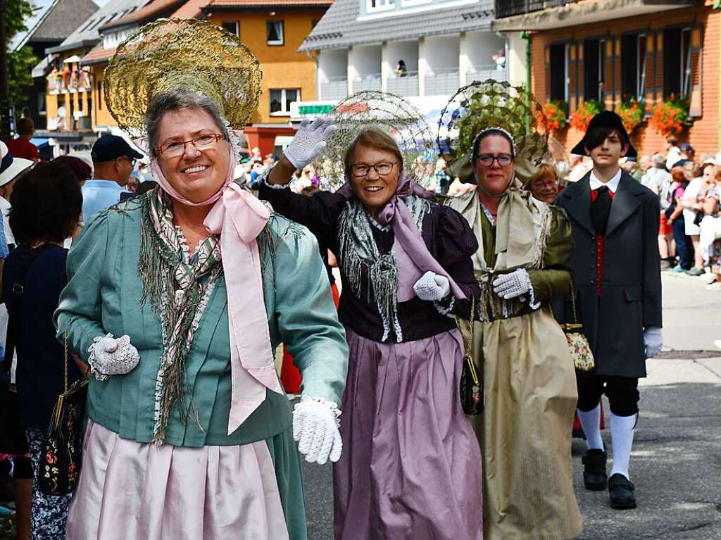 Kreistrachtenfest in Hinterzarten mit knapp 50 teilnehmenden Gruppen