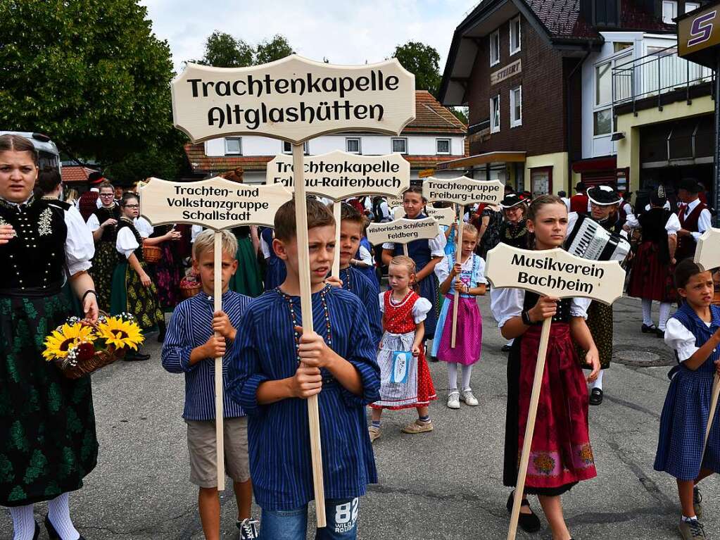 Kreistrachtenfest in Hinterzarten mit knapp 50 teilnehmenden Gruppen