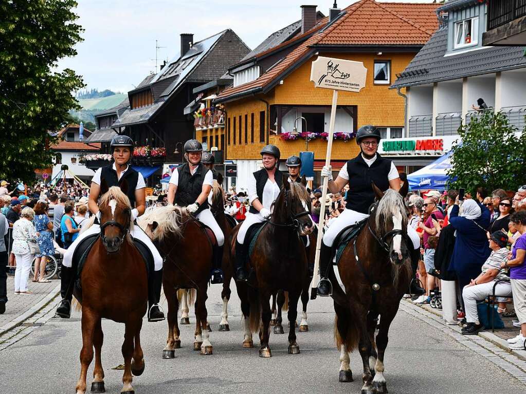 Kreistrachtenfest in Hinterzarten mit knapp 50 teilnehmenden Gruppen