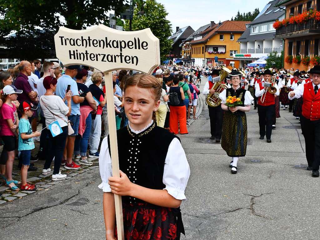 Kreistrachtenfest in Hinterzarten mit knapp 50 teilnehmenden Gruppen