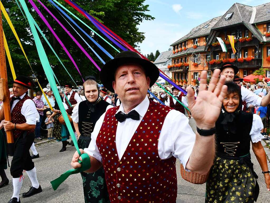 Kreistrachtenfest in Hinterzarten mit knapp 50 teilnehmenden Gruppen