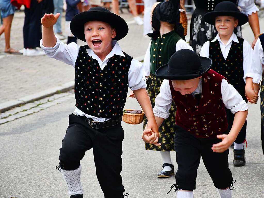 Kreistrachtenfest in Hinterzarten mit knapp 50 teilnehmenden Gruppen