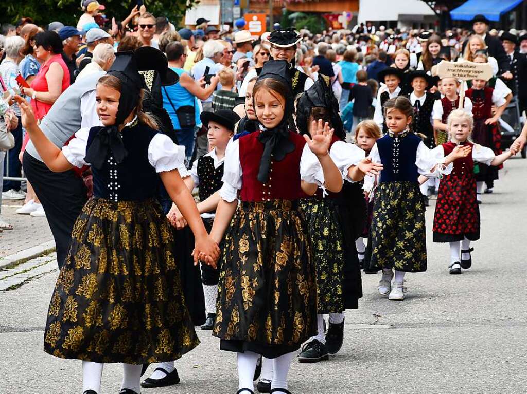 Kreistrachtenfest in Hinterzarten mit knapp 50 teilnehmenden Gruppen