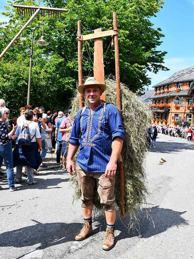 Kreistrachtenfest in Hinterzarten mit knapp 50 teilnehmenden Gruppen