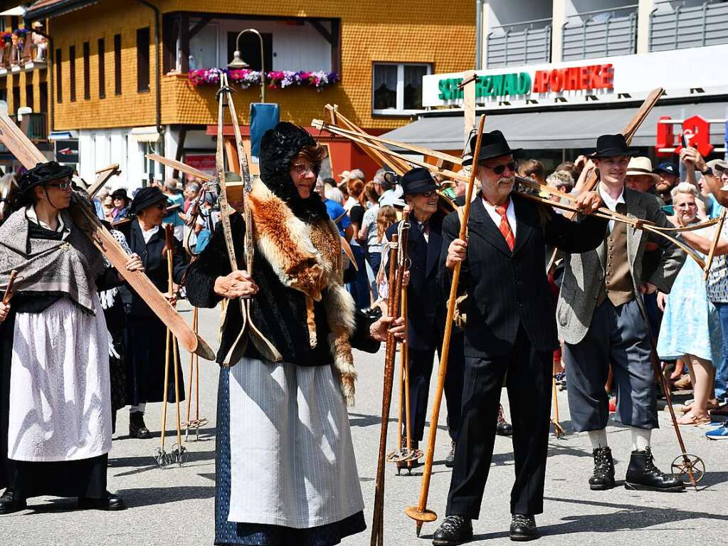 Kreistrachtenfest in Hinterzarten mit knapp 50 teilnehmenden Gruppen