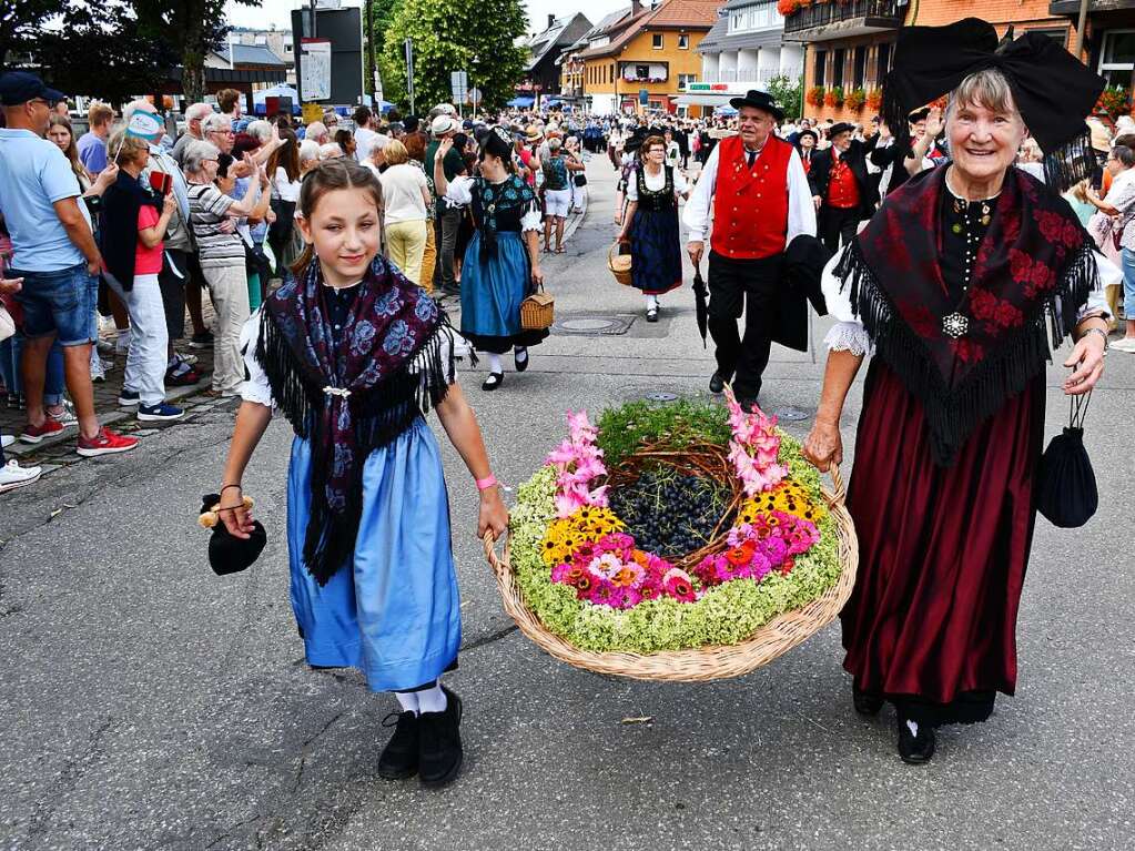 Kreistrachtenfest in Hinterzarten mit knapp 50 teilnehmenden Gruppen