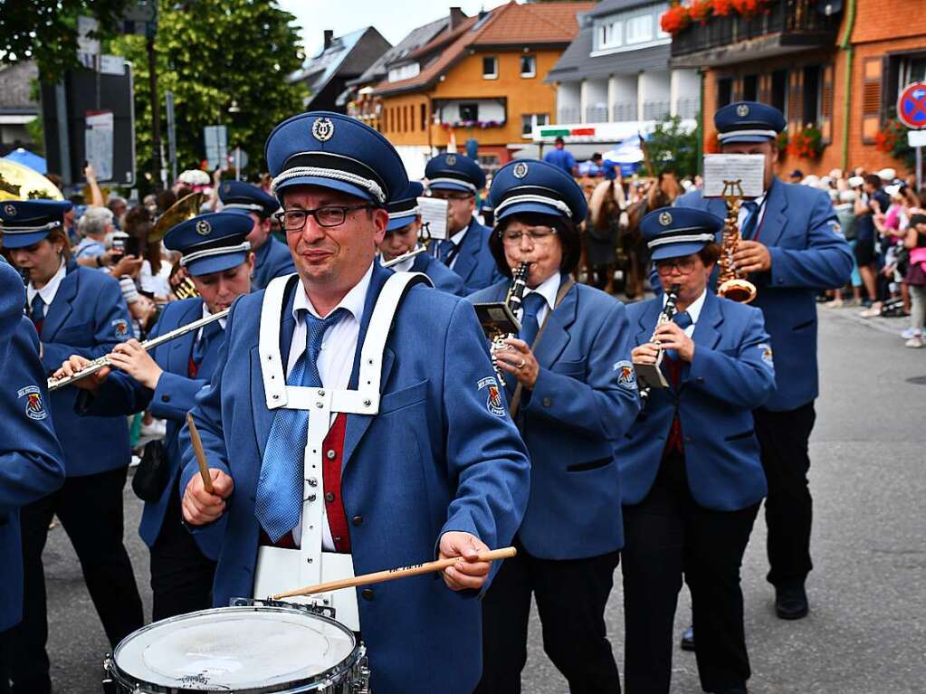 Kreistrachtenfest in Hinterzarten mit knapp 50 teilnehmenden Gruppen