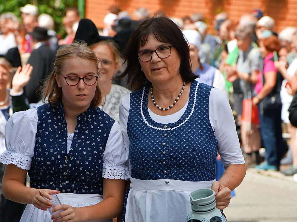 Kreistrachtenfest in Hinterzarten mit knapp 50 teilnehmenden Gruppen