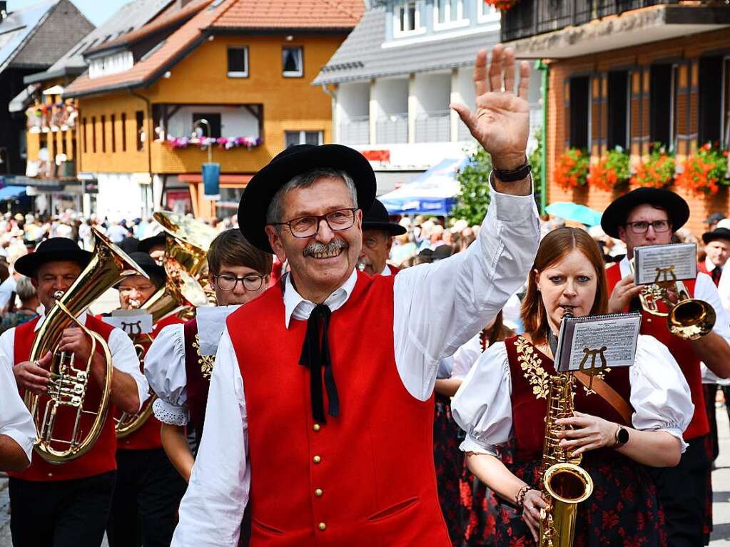 Kreistrachtenfest in Hinterzarten mit knapp 50 teilnehmenden Gruppen