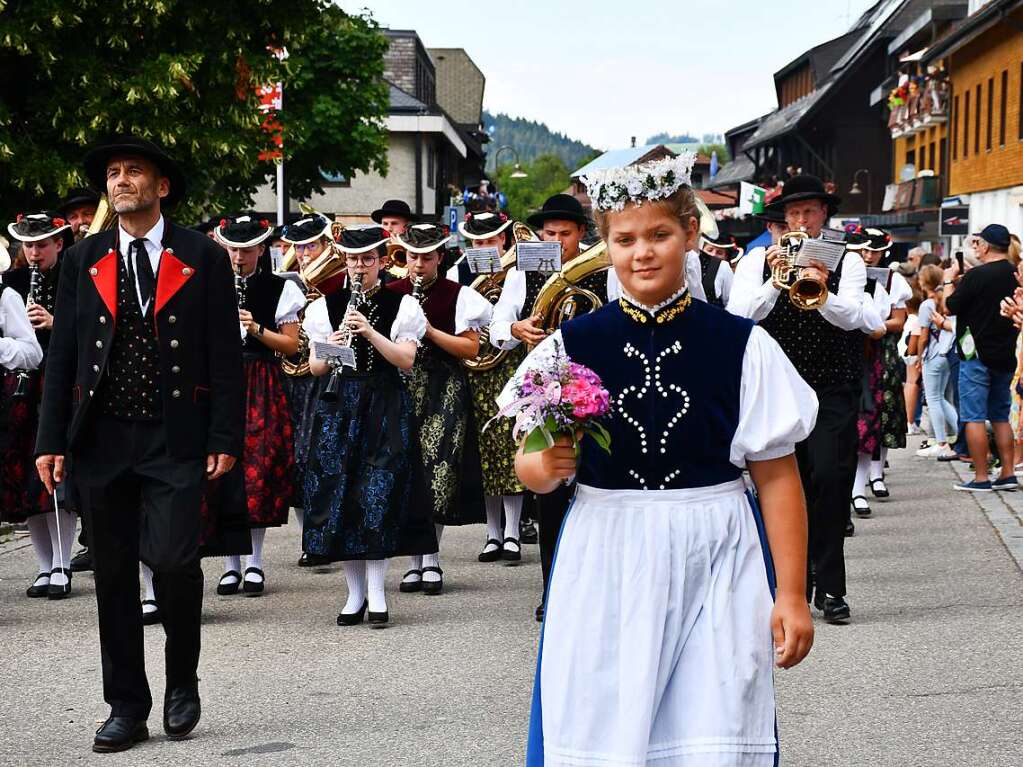 Kreistrachtenfest in Hinterzarten mit knapp 50 teilnehmenden Gruppen