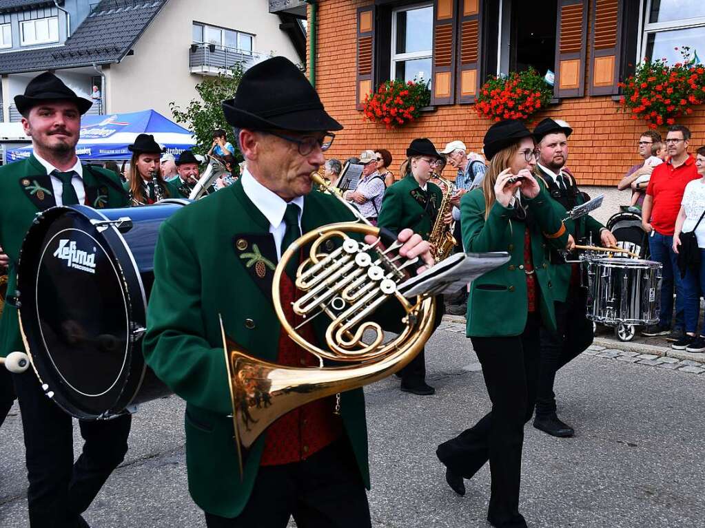 Kreistrachtenfest in Hinterzarten mit knapp 50 teilnehmenden Gruppen