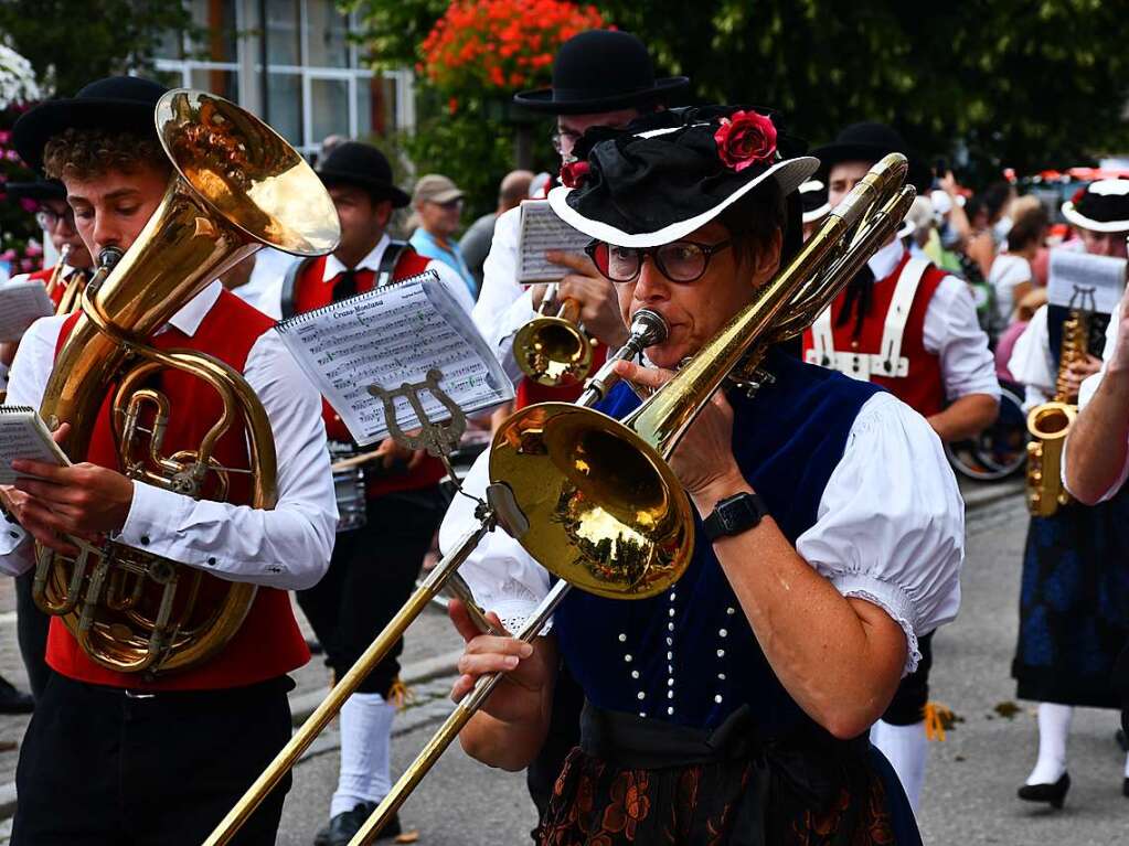 Kreistrachtenfest in Hinterzarten mit knapp 50 teilnehmenden Gruppen