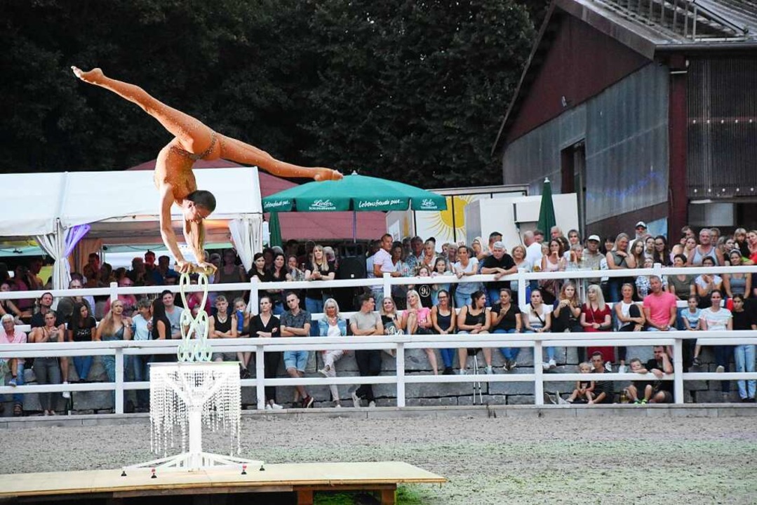 Akrobatik der Spitzenklasse: Grazil un...akhokiia bei ihrer Handbalancing-Show.  | Foto: Andrea Steinhart
