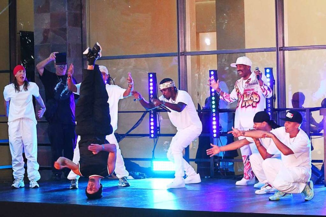 Breakdance auf der Bühne beim Seerosenteich  | Foto: Barbara Ruda
