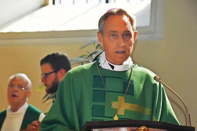 Gottesdienst mit Erzbischof Gänswein in St. Peter lockt viele Gläubige