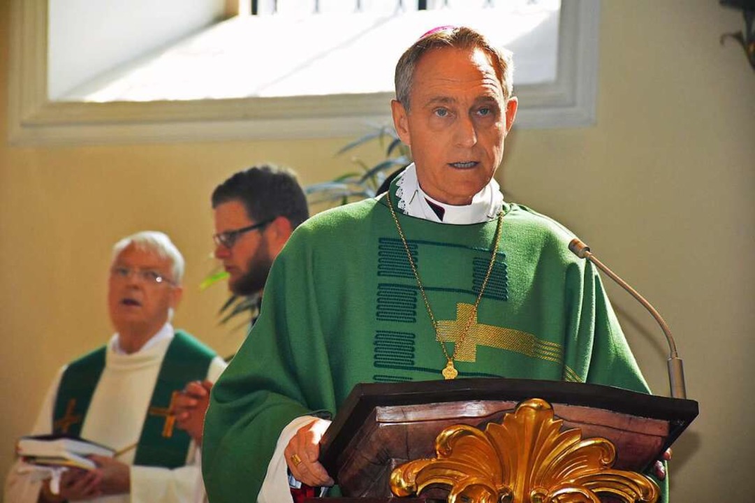 Erzbischof Georg <Gliederung>Gänswein<... beim Gottesdienst in Maria Lindenberg  | Foto: Thomas Biniossek