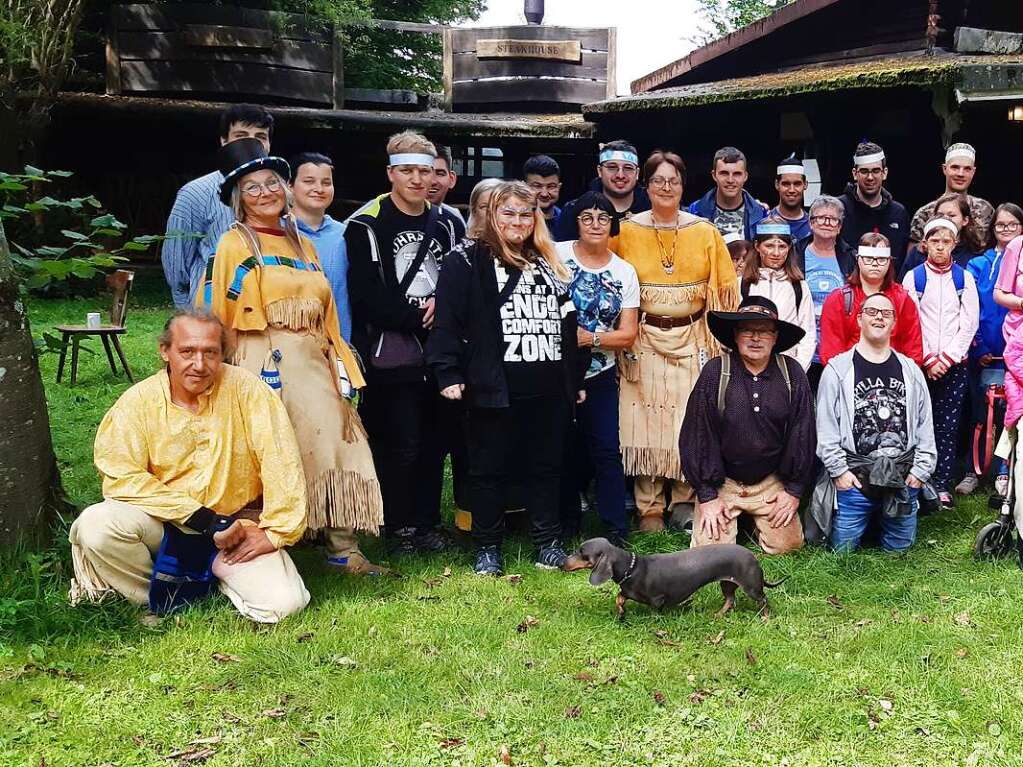 Der Lahrer Verein Aktion Treffpunkt, der sich um die Belange von Menschen mit Behinderung kmmert, hat den  Winnebago Indian Western Club besucht.